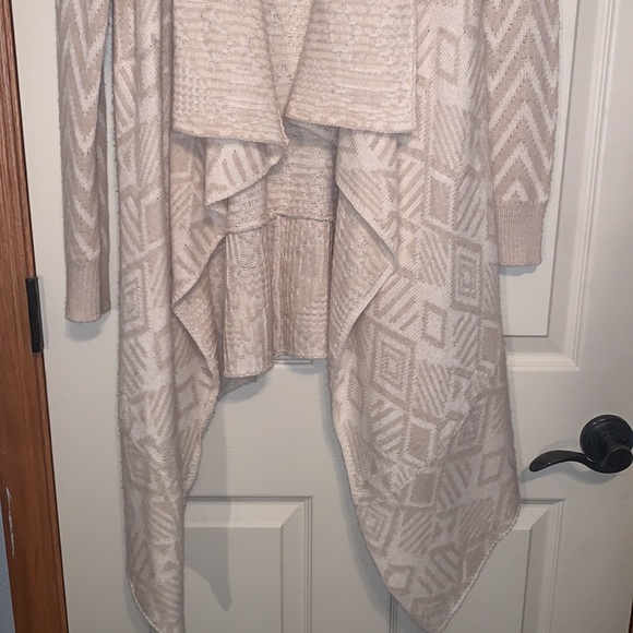Cardigan - Picture 4 of 9